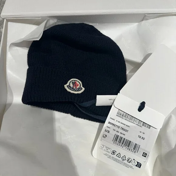Moncler Enfant Logo Patch Cotton Beanie in Navy NWT 0-12 mos.